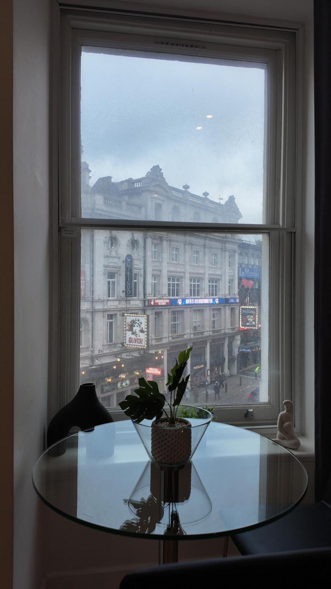 Stunning Piccadilly 1 Bedroom Flat In London Vr9 Luaran gambar